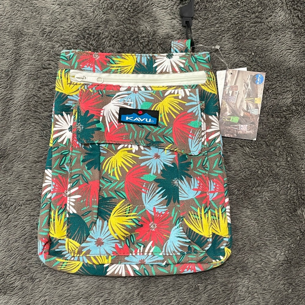 *NWT* Kavu Keeper bag